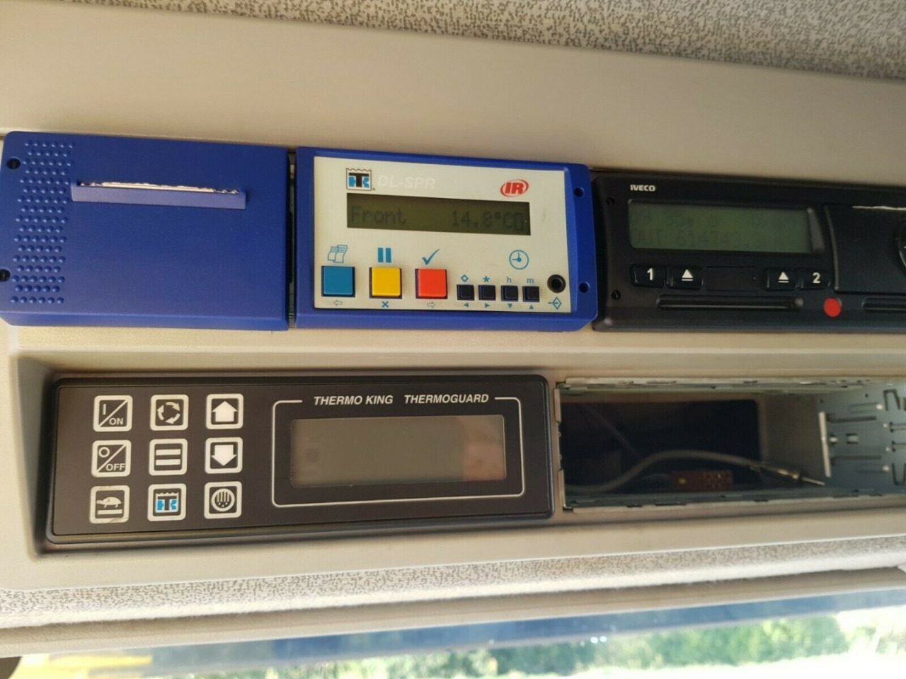 Refrigeraattori kuorma-auto Iveco EUROCARGO ML 120E25: kuva Refrigeraattori kuorma-auto Iveco EUROCARGO ML 120E25