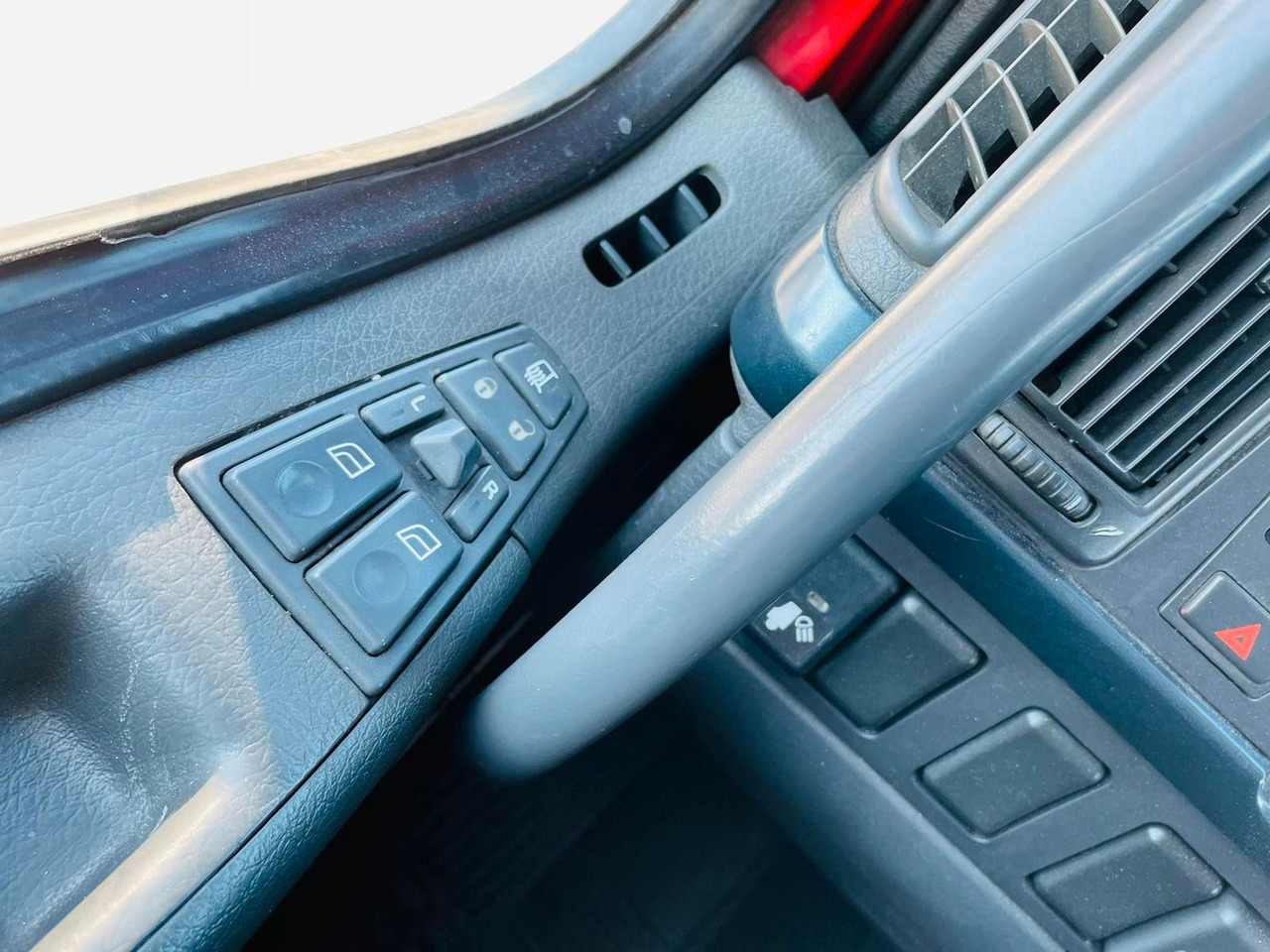 Vetopöytäauto Volvo FH13 420 MEGA: kuva Vetopöytäauto Volvo FH13 420 MEGA