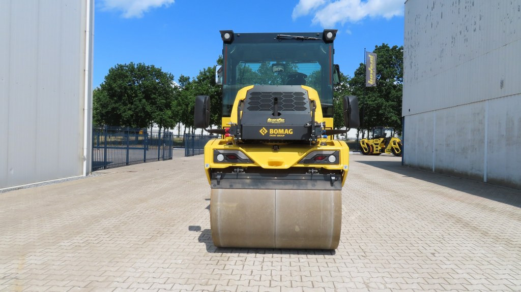 Bomag BW 154 AP 5 - Tiejyrä: kuva Bomag BW 154 AP 5 - Tiejyrä Bomag BW 154 AP 5 - Tiejyrä: kuva Bomag BW 154 AP 5 - Tiejyrä