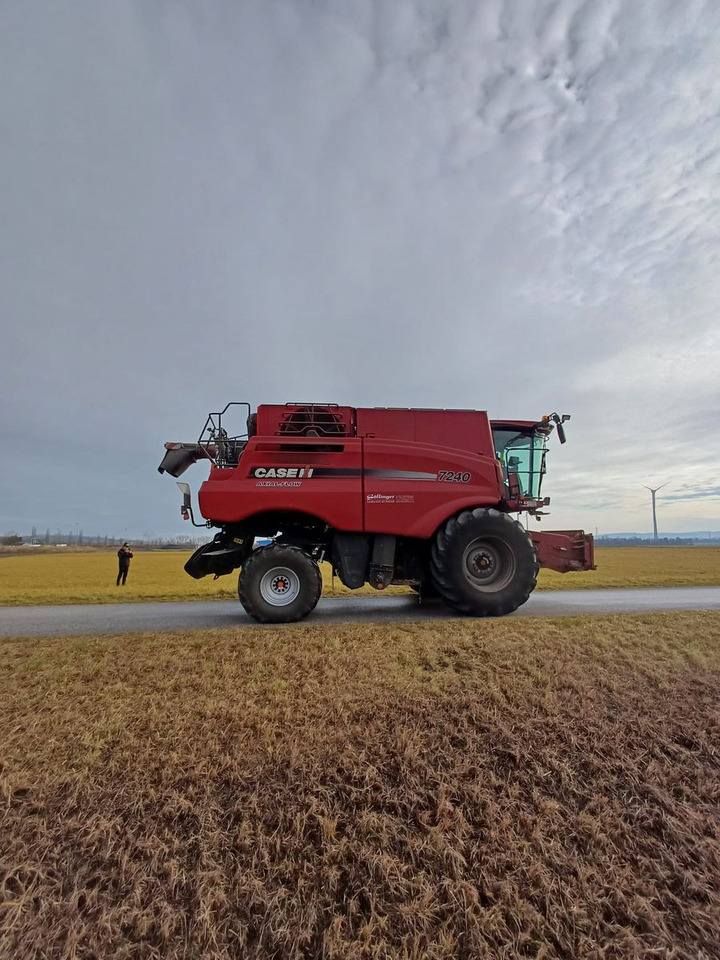 Case IH Axial-Flow 7240 - Leikkuupuimuri: kuva Case IH Axial-Flow 7240 - Leikkuupuimuri Case IH Axial-Flow 7240 - Leikkuupuimuri: kuva Case IH Axial-Flow 7240 - Leikkuupuimuri