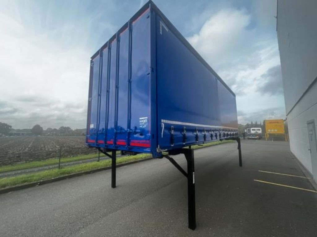 Krone Heck mit Portaltüren  - Vaihtokori - pressukapelli: kuva Krone Heck mit Portaltüren  - Vaihtokori - pressukapelli Krone Heck mit Portaltüren  - Vaihtokori - pressukapelli: kuva Krone Heck mit Portaltüren  - Vaihtokori - pressukapelli