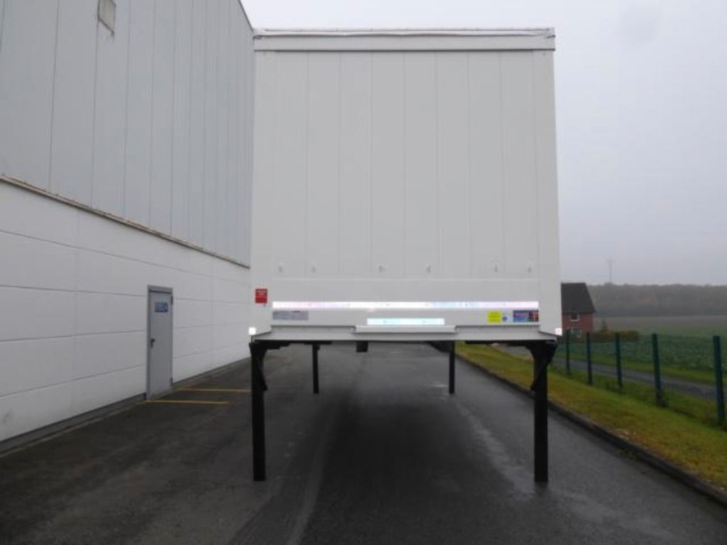 Krone Heck mit Portaltüren  - Vaihtokori - pressukapelli: kuva Krone Heck mit Portaltüren  - Vaihtokori - pressukapelli Krone Heck mit Portaltüren  - Vaihtokori - pressukapelli: kuva Krone Heck mit Portaltüren  - Vaihtokori - pressukapelli