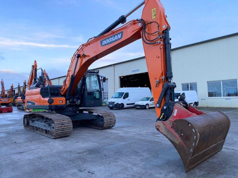 Doosan DX 225 LC - Telakaivukone: kuva Doosan DX 225 LC - Telakaivukone Doosan DX 225 LC - Telakaivukone: kuva Doosan DX 225 LC - Telakaivukone