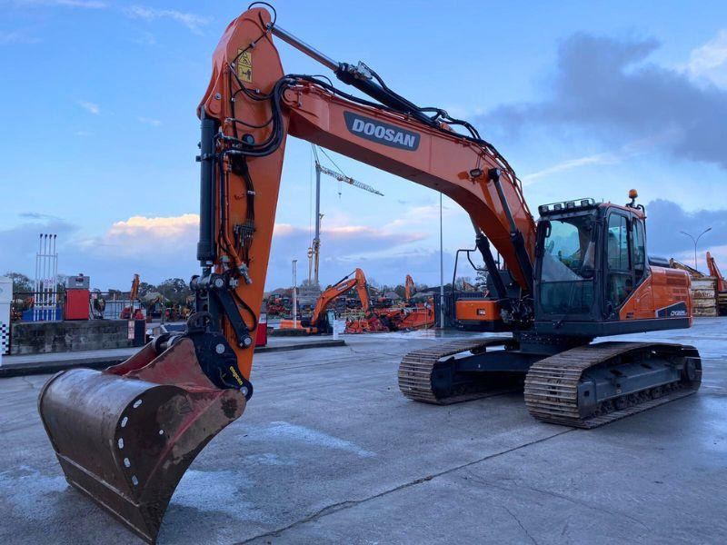 Doosan DX 225 LC - Telakaivukone: kuva Doosan DX 225 LC - Telakaivukone Doosan DX 225 LC - Telakaivukone: kuva Doosan DX 225 LC - Telakaivukone