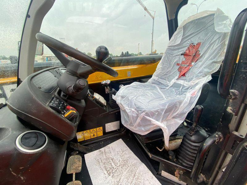 Jcb 533-105 - Kurottaja: kuva Jcb 533-105 - Kurottaja Jcb 533-105 - Kurottaja: kuva Jcb 533-105 - Kurottaja