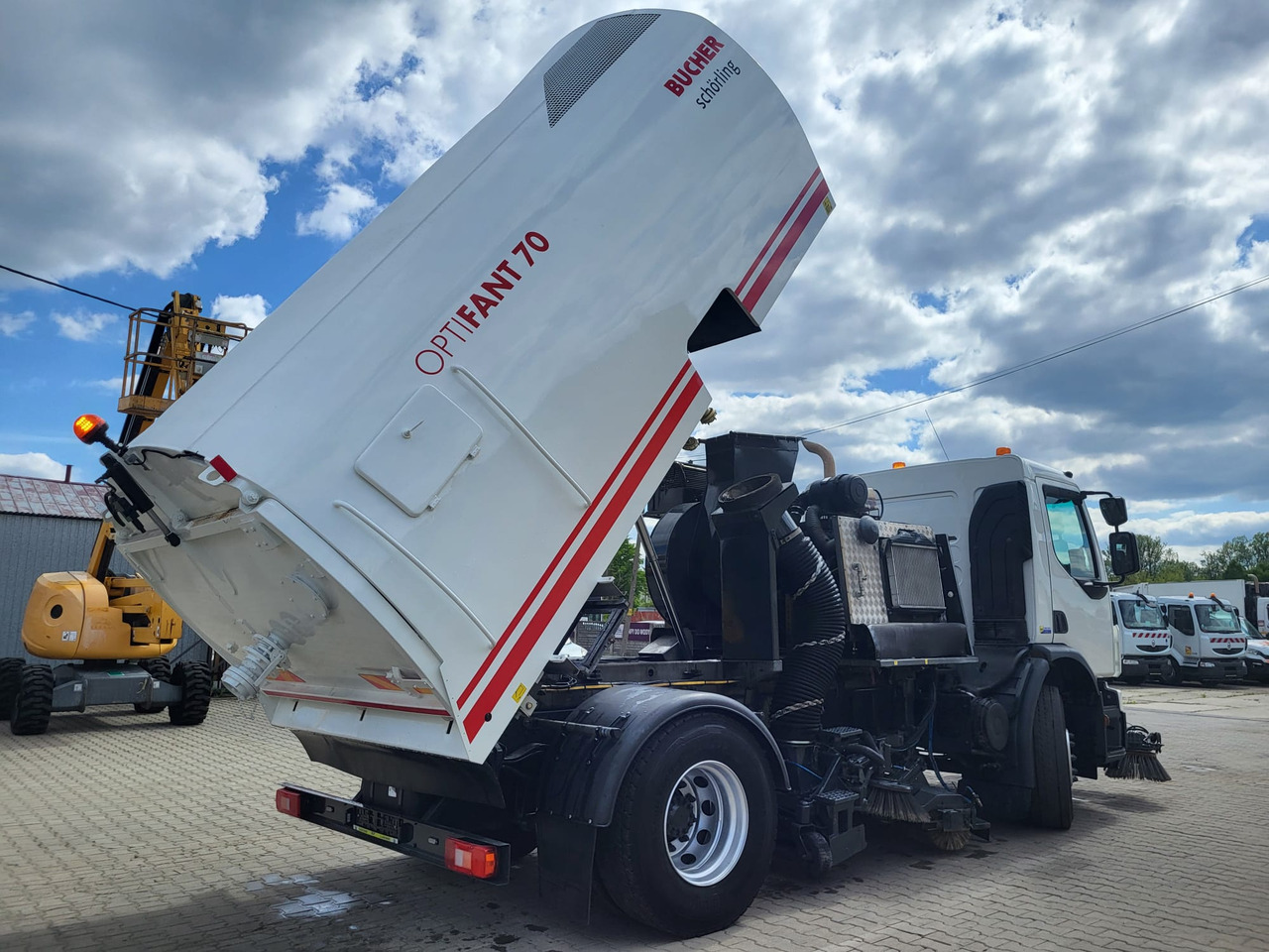Volvo FE 320 two engines - Lakaisuauto: kuva Volvo FE 320 two engines - Lakaisuauto Volvo FE 320 two engines - Lakaisuauto: kuva Volvo FE 320 two engines - Lakaisuauto