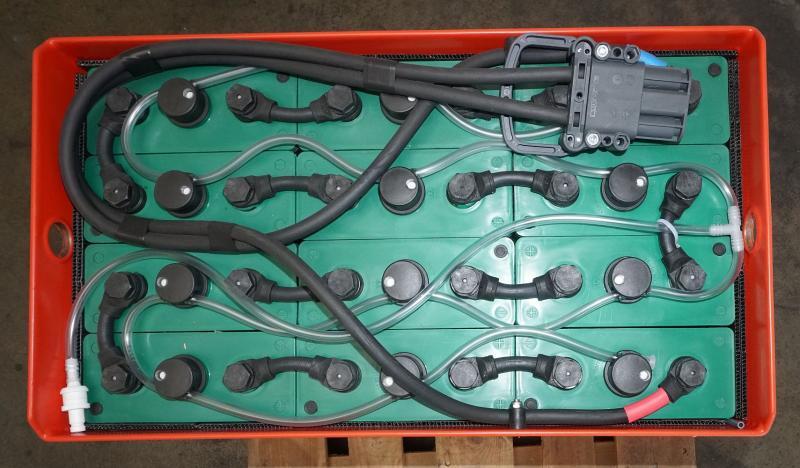 GRUMA 24 Volt 4 PzS 500 Ah - Akku: kuva GRUMA 24 Volt 4 PzS 500 Ah - Akku GRUMA 24 Volt 4 PzS 500 Ah - Akku: kuva GRUMA 24 Volt 4 PzS 500 Ah - Akku