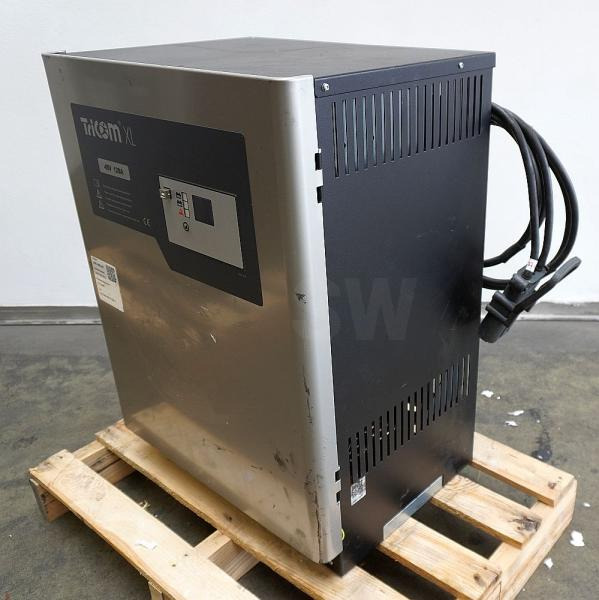 TRICOM TriCOM XL 48V/120A - Akku: kuva TRICOM TriCOM XL 48V/120A - Akku TRICOM TriCOM XL 48V/120A - Akku: kuva TRICOM TriCOM XL 48V/120A - Akku