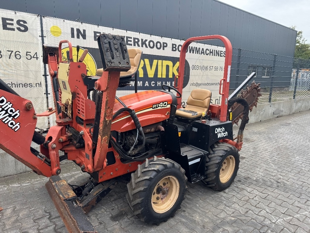 Ditch Witch RT 40 - Ojankaivuukone: kuva Ditch Witch RT 40 - Ojankaivuukone Ditch Witch RT 40 - Ojankaivuukone: kuva Ditch Witch RT 40 - Ojankaivuukone