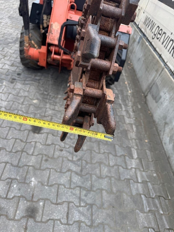 Ditch Witch RT 40 - Ojankaivuukone: kuva Ditch Witch RT 40 - Ojankaivuukone Ditch Witch RT 40 - Ojankaivuukone: kuva Ditch Witch RT 40 - Ojankaivuukone