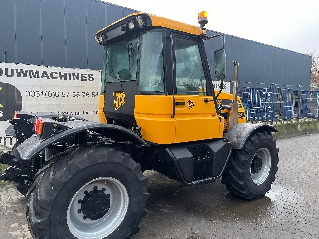 JCB Fastrac 125 - Traktori: kuva JCB Fastrac 125 - Traktori JCB Fastrac 125 - Traktori: kuva JCB Fastrac 125 - Traktori