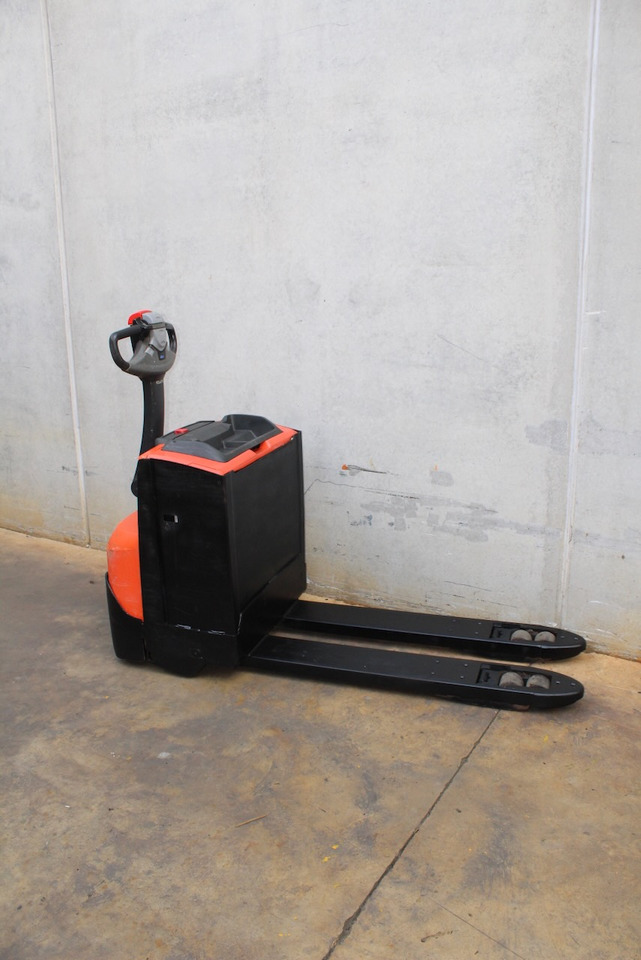 BT LWE 200 - Haarukkavaunu: kuva BT LWE 200 - Haarukkavaunu BT LWE 200 - Haarukkavaunu: kuva BT LWE 200 - Haarukkavaunu