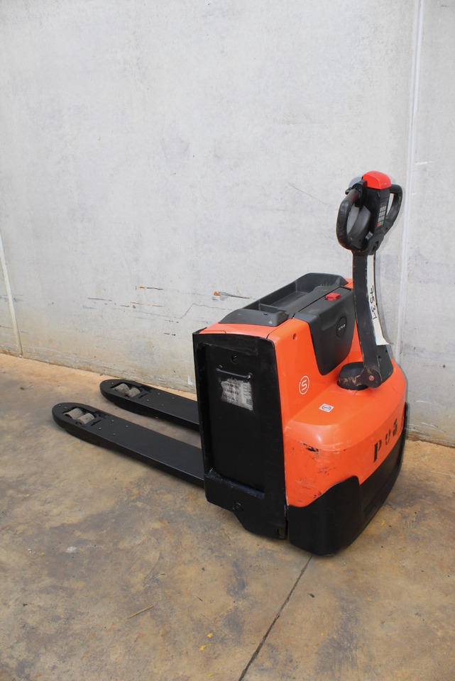 BT LWE 200 - Haarukkavaunu: kuva BT LWE 200 - Haarukkavaunu BT LWE 200 - Haarukkavaunu: kuva BT LWE 200 - Haarukkavaunu