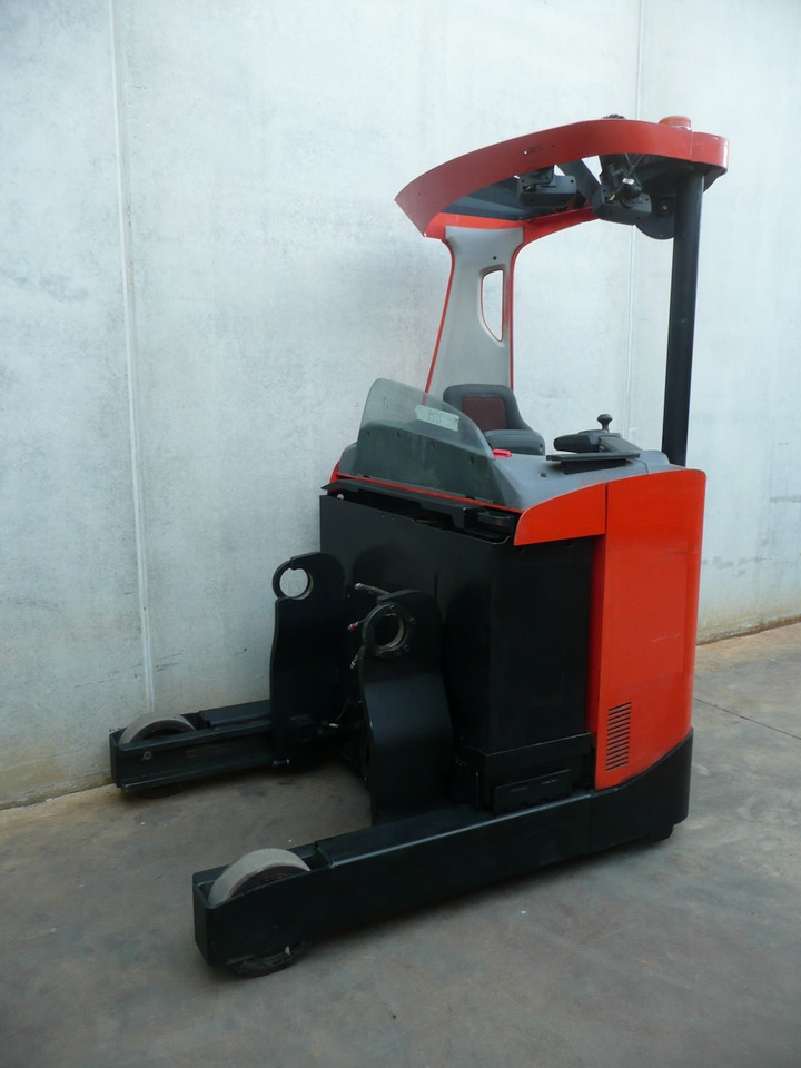 BT RRE 250 CC - Työntömastotrukki: kuva BT RRE 250 CC - Työntömastotrukki BT RRE 250 CC - Työntömastotrukki: kuva BT RRE 250 CC - Työntömastotrukki