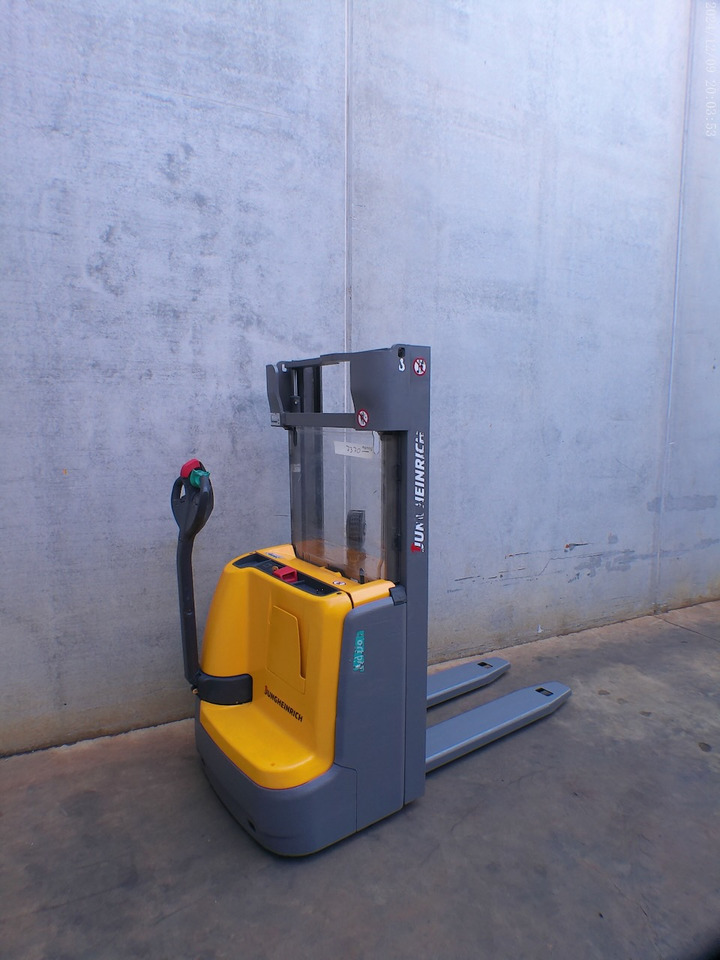 Jungheinrich EJC 110 250 ZZ - Pinoamistrukki: kuva Jungheinrich EJC 110 250 ZZ - Pinoamistrukki Jungheinrich EJC 110 250 ZZ - Pinoamistrukki: kuva Jungheinrich EJC 110 250 ZZ - Pinoamistrukki