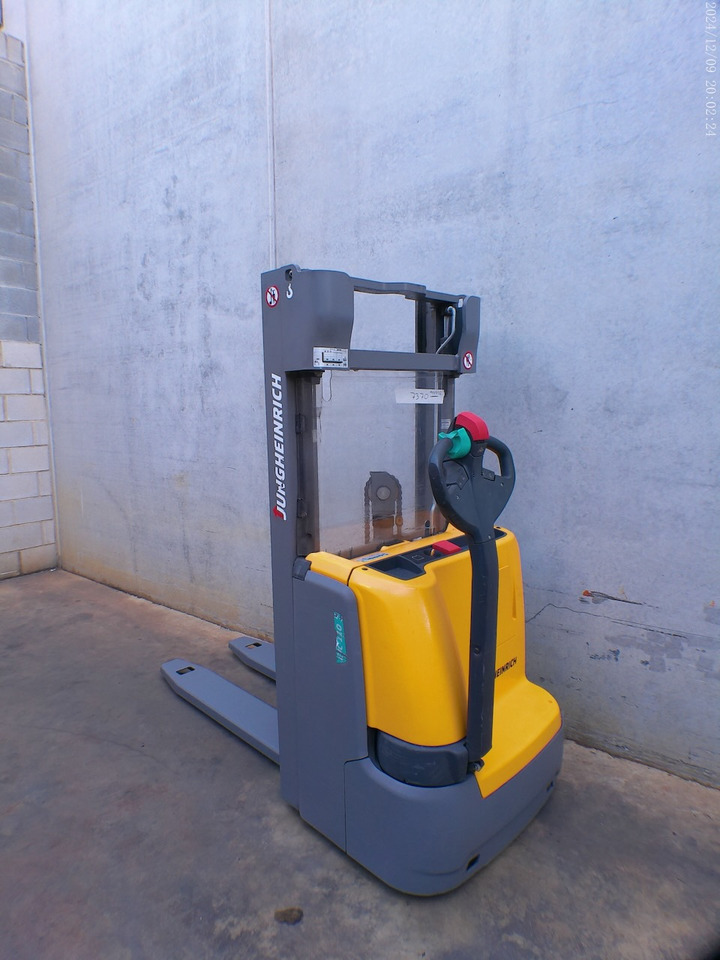 Jungheinrich EJC 110 250 ZZ - Pinoamistrukki: kuva Jungheinrich EJC 110 250 ZZ - Pinoamistrukki Jungheinrich EJC 110 250 ZZ - Pinoamistrukki: kuva Jungheinrich EJC 110 250 ZZ - Pinoamistrukki