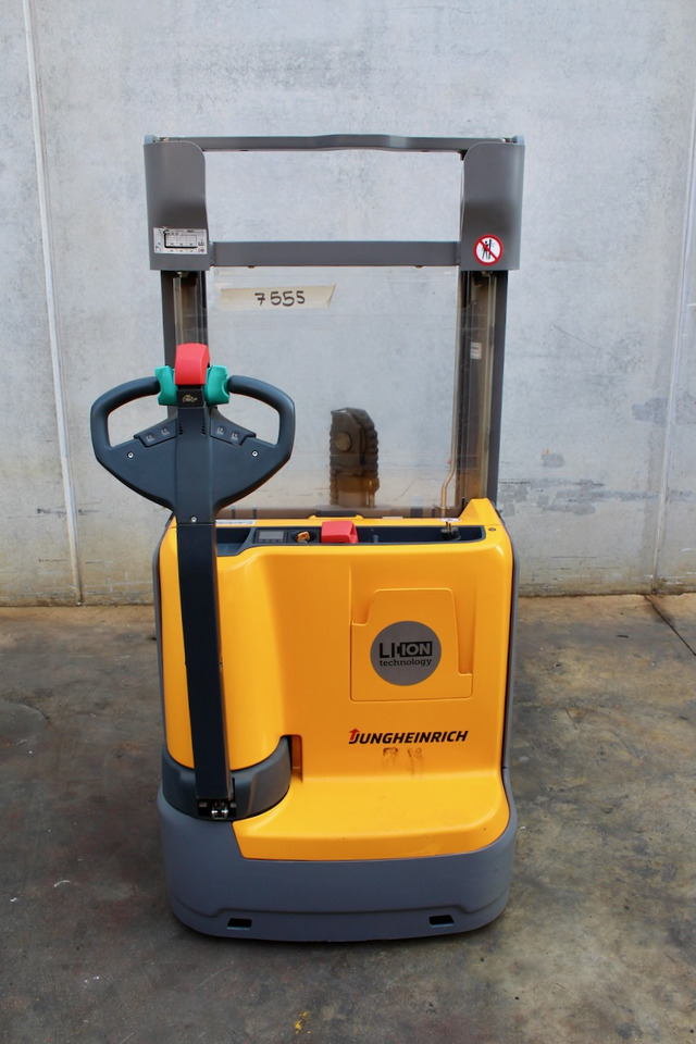 Jungheinrich EJC 110 250 ZZ LI-ion - Pinoamistrukki: kuva Jungheinrich EJC 110 250 ZZ LI-ion - Pinoamistrukki Jungheinrich EJC 110 250 ZZ LI-ion - Pinoamistrukki: kuva Jungheinrich EJC 110 250 ZZ LI-ion - Pinoamistrukki