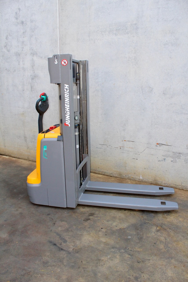 Jungheinrich EJC 110 250 ZZ LI-ion - Pinoamistrukki: kuva Jungheinrich EJC 110 250 ZZ LI-ion - Pinoamistrukki Jungheinrich EJC 110 250 ZZ LI-ion - Pinoamistrukki: kuva Jungheinrich EJC 110 250 ZZ LI-ion - Pinoamistrukki