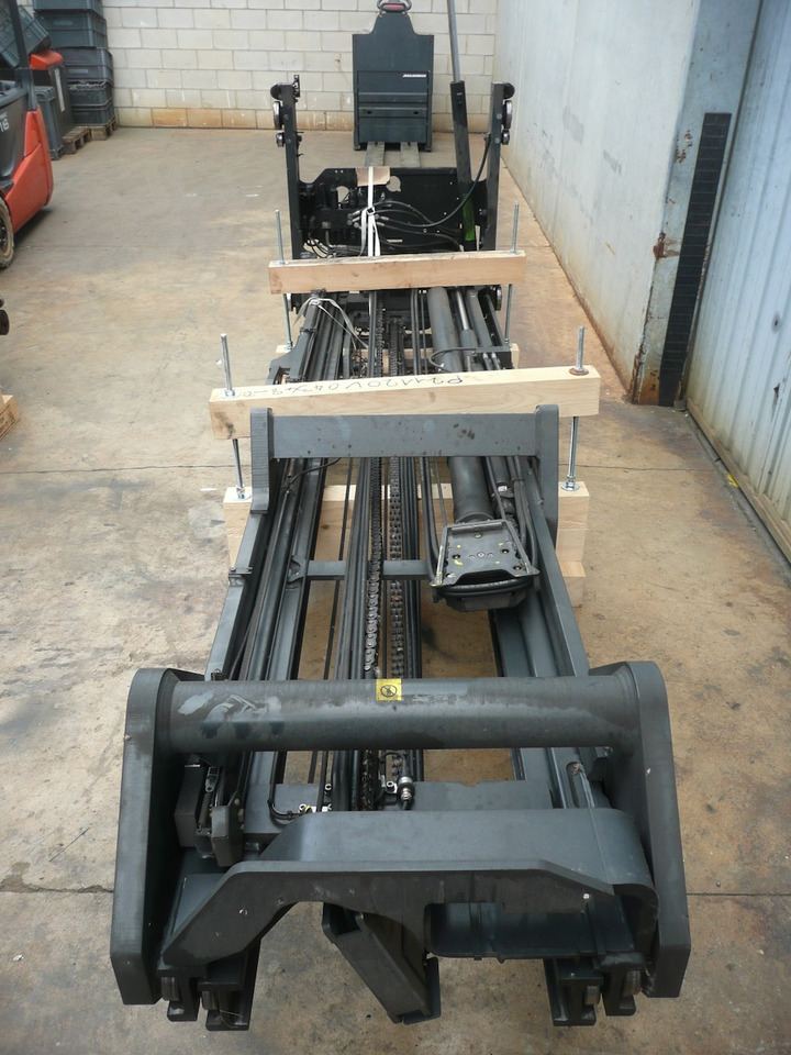 Työntömastotrukki Linde R 16: kuva Työntömastotrukki Linde R 16