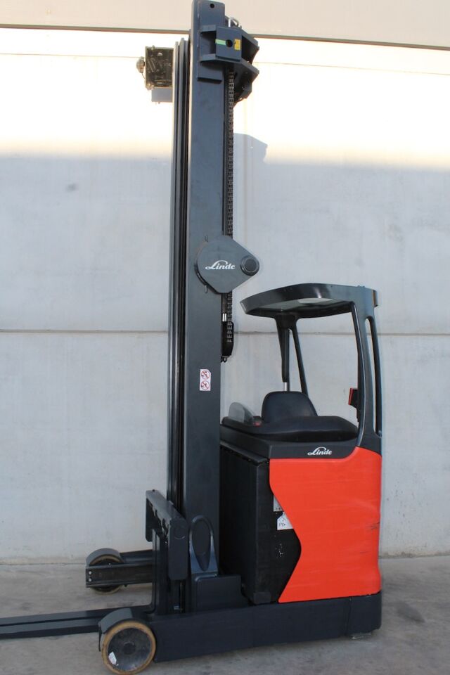 Linde R14HD - Työntömastotrukki: kuva Linde R14HD - Työntömastotrukki Linde R14HD - Työntömastotrukki: kuva Linde R14HD - Työntömastotrukki