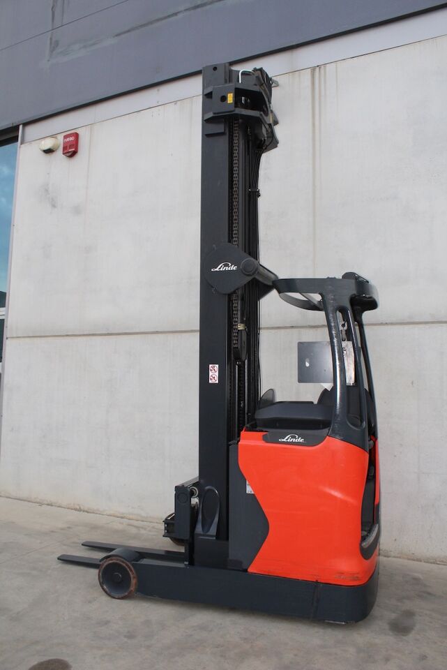 Linde R16HD - Työntömastotrukki: kuva Linde R16HD - Työntömastotrukki Linde R16HD - Työntömastotrukki: kuva Linde R16HD - Työntömastotrukki
