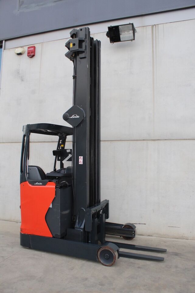 Linde R16HD - Työntömastotrukki: kuva Linde R16HD - Työntömastotrukki Linde R16HD - Työntömastotrukki: kuva Linde R16HD - Työntömastotrukki