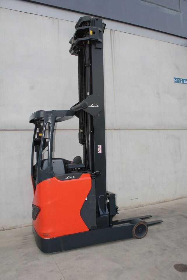 Linde R16HD - Työntömastotrukki: kuva Linde R16HD - Työntömastotrukki Linde R16HD - Työntömastotrukki: kuva Linde R16HD - Työntömastotrukki