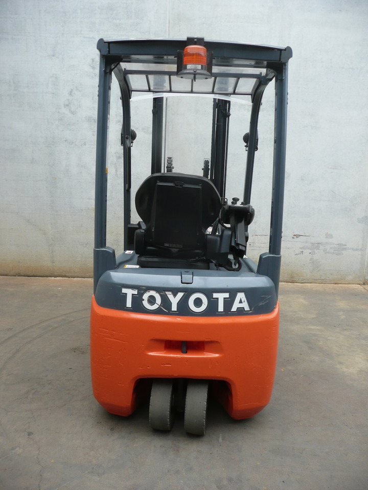 Sähkötrukki Toyota 8FBE15T: kuva Sähkötrukki Toyota 8FBE15T