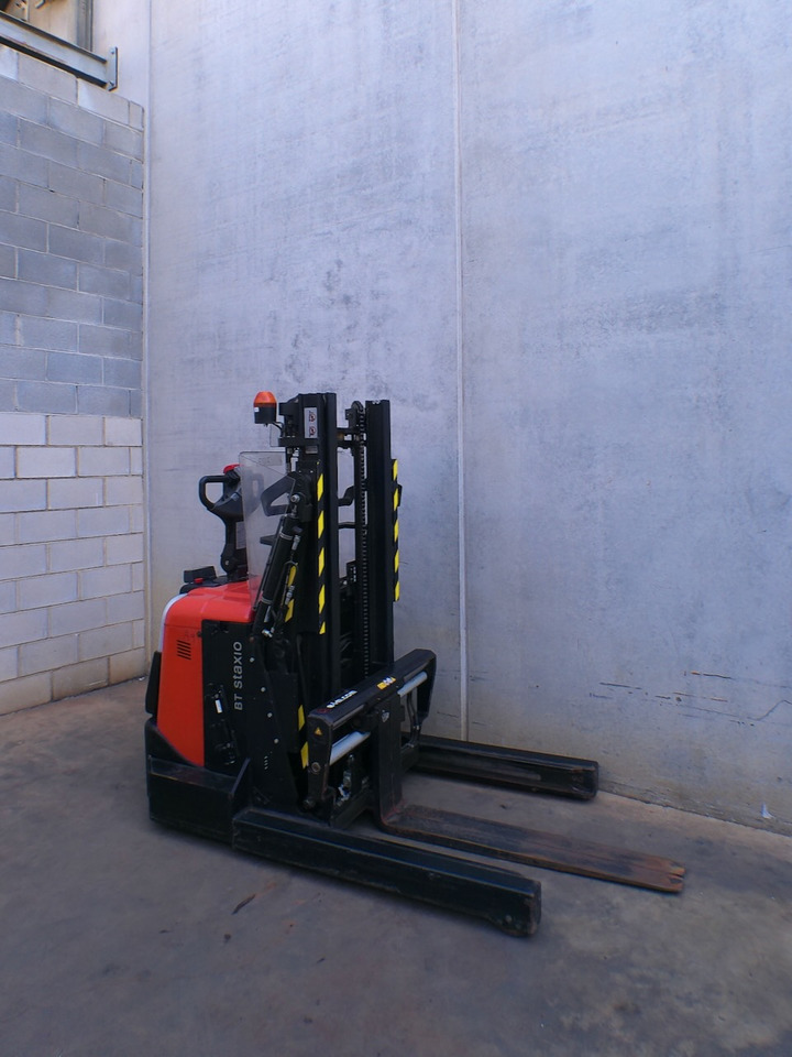 Toyota SPE 120 XR - Pinoamistrukki: kuva Toyota SPE 120 XR - Pinoamistrukki Toyota SPE 120 XR - Pinoamistrukki: kuva Toyota SPE 120 XR - Pinoamistrukki