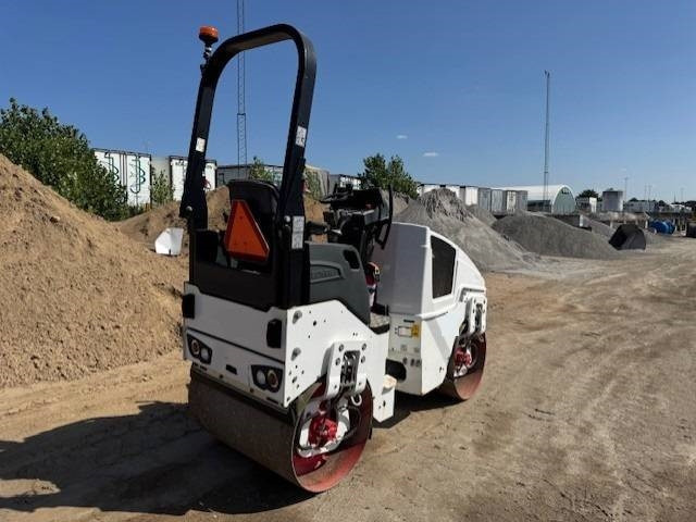 Bomag BW100 AD-5, Vält - Jyrä: kuva Bomag BW100 AD-5, Vält - Jyrä Bomag BW100 AD-5, Vält - Jyrä: kuva Bomag BW100 AD-5, Vält - Jyrä