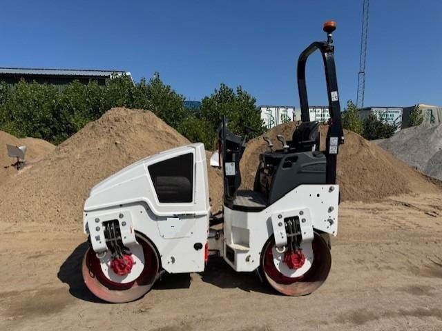 Bomag BW100 AD-5, Vält - Jyrä: kuva Bomag BW100 AD-5, Vält - Jyrä Bomag BW100 AD-5, Vält - Jyrä: kuva Bomag BW100 AD-5, Vält - Jyrä