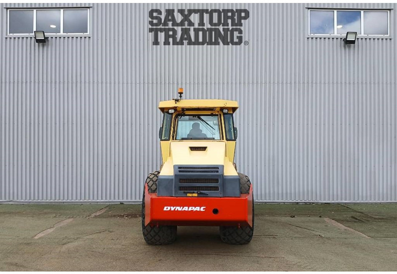 Dynapac CA302 D, Vält - Jyrä: kuva Dynapac CA302 D, Vält - Jyrä Dynapac CA302 D, Vält - Jyrä: kuva Dynapac CA302 D, Vält - Jyrä