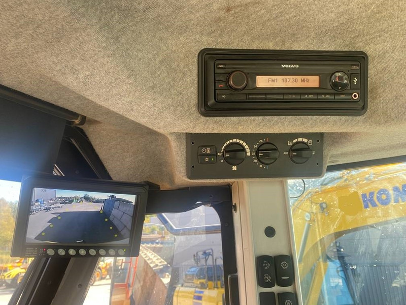 Pyöräkuormaaja Volvo L 180 H: kuva Pyöräkuormaaja Volvo L 180 H Pyöräkuormaaja Volvo L 180 H: kuva Pyöräkuormaaja Volvo L 180 H