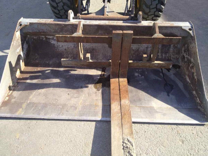 Volvo L 35 G - Pyöräkuormaaja: kuva Volvo L 35 G - Pyöräkuormaaja Volvo L 35 G - Pyöräkuormaaja: kuva Volvo L 35 G - Pyöräkuormaaja