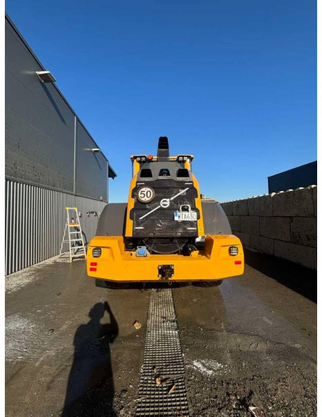 Volvo L 90 H - Pyöräkuormaaja: kuva Volvo L 90 H - Pyöräkuormaaja Volvo L 90 H - Pyöräkuormaaja: kuva Volvo L 90 H - Pyöräkuormaaja