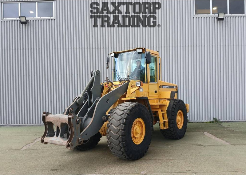 Volvo L90 D, Hjullastare - Pyöräkuormaaja: kuva Volvo L90 D, Hjullastare - Pyöräkuormaaja Volvo L90 D, Hjullastare - Pyöräkuormaaja: kuva Volvo L90 D, Hjullastare - Pyöräkuormaaja