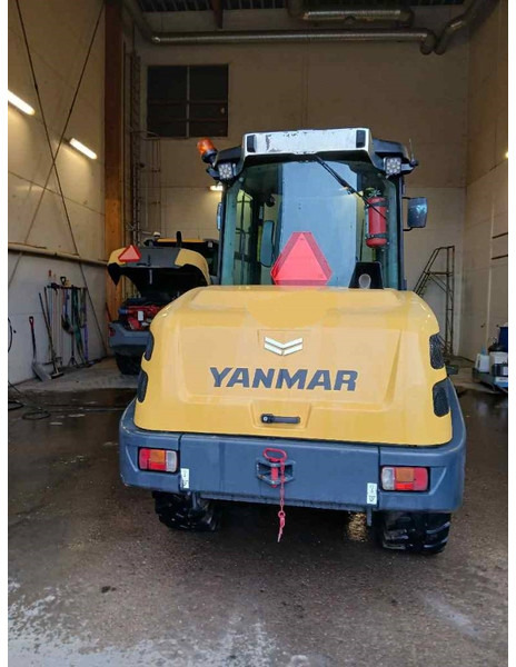 Yanmar V80-5 - Liukuohjattu kuormaaja: kuva Yanmar V80-5 - Liukuohjattu kuormaaja Yanmar V80-5 - Liukuohjattu kuormaaja: kuva Yanmar V80-5 - Liukuohjattu kuormaaja