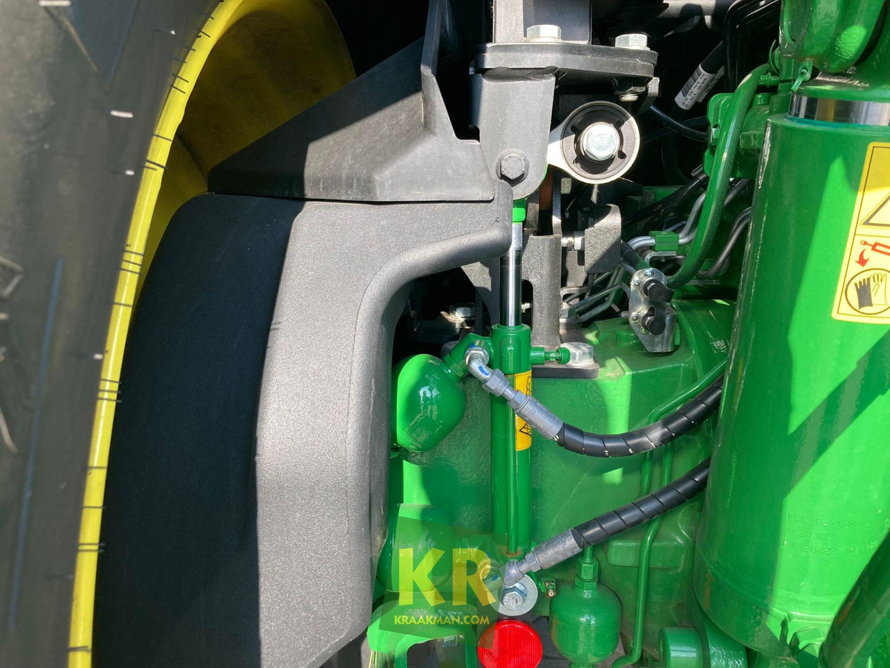 Uusi Traktori 6R 155 John Deere: kuva Uusi Traktori 6R 155 John Deere