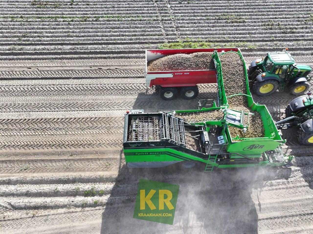 AVR Spirit 9200 aardappelrooier - Perunannostokone: kuva AVR Spirit 9200 aardappelrooier - Perunannostokone AVR Spirit 9200 aardappelrooier - Perunannostokone: kuva AVR Spirit 9200 aardappelrooier - Perunannostokone