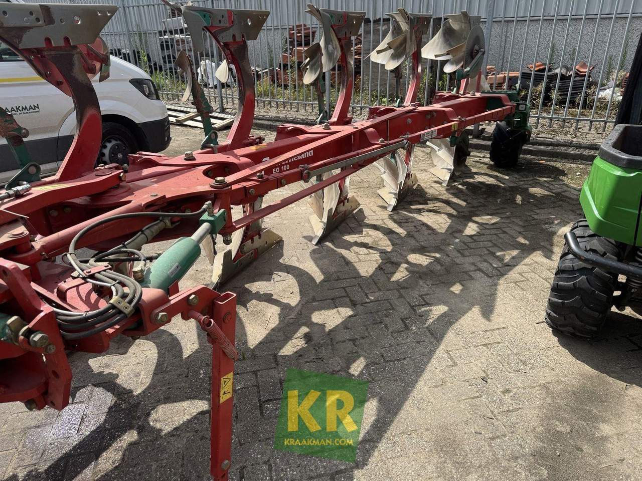 EG 100-300 Kverneland - Aura: kuva EG 100-300 Kverneland - Aura EG 100-300 Kverneland - Aura: kuva EG 100-300 Kverneland - Aura