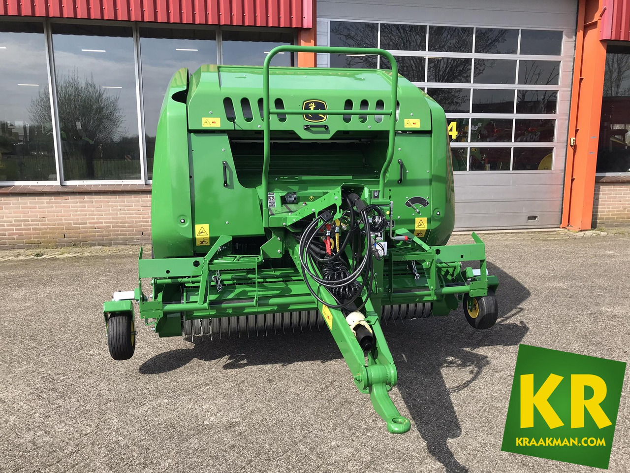 John Deere F441M - Pyöröpaalain: kuva John Deere F441M - Pyöröpaalain John Deere F441M - Pyöröpaalain: kuva John Deere F441M - Pyöröpaalain