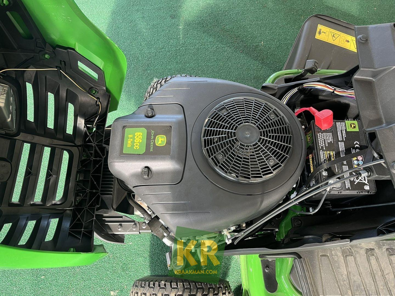 John Deere X127 - Ruohonleikkuri: kuva John Deere X127 - Ruohonleikkuri John Deere X127 - Ruohonleikkuri: kuva John Deere X127 - Ruohonleikkuri