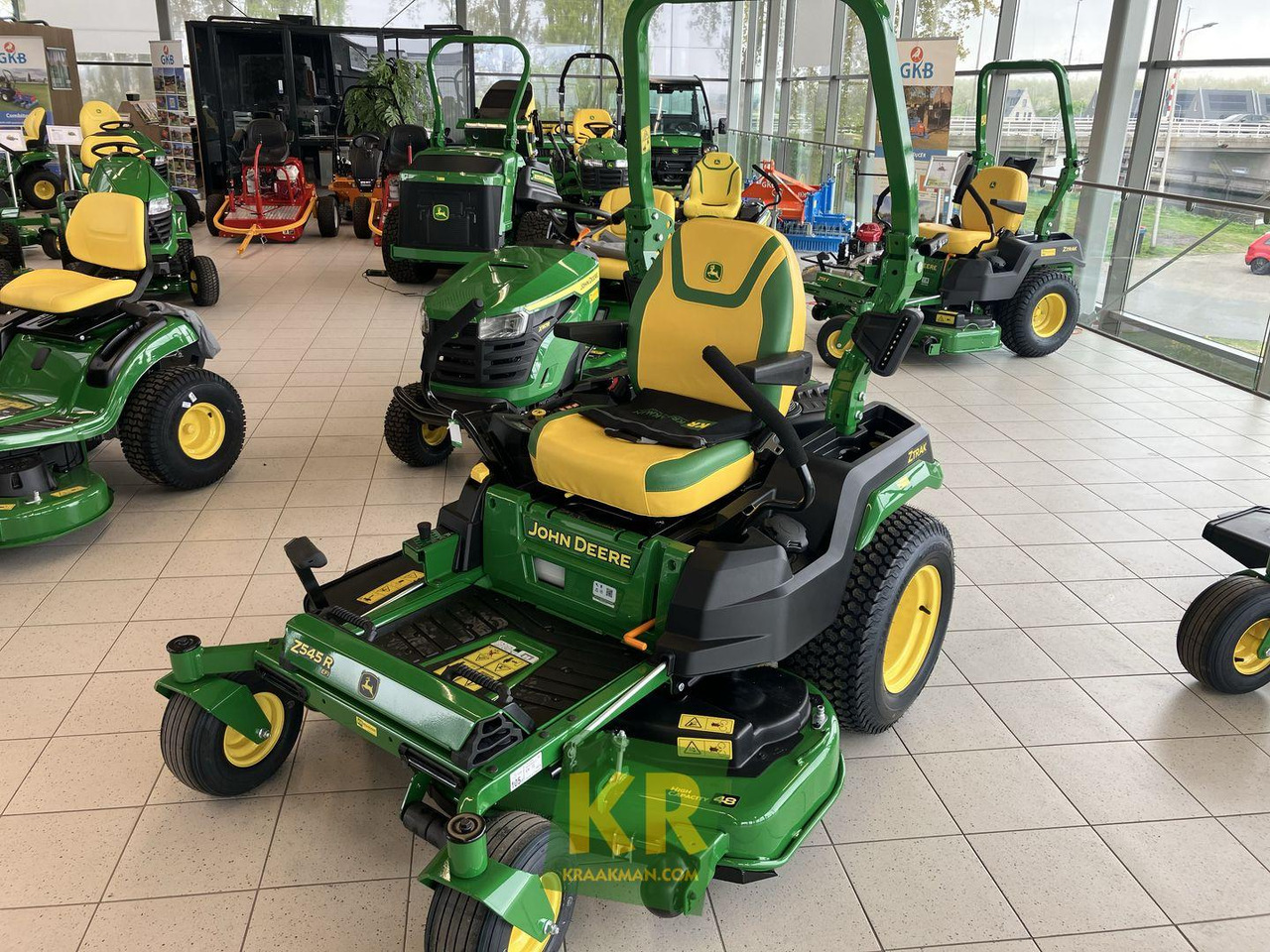 John Deere Z545R - Ruohonleikkuri: kuva John Deere Z545R - Ruohonleikkuri John Deere Z545R - Ruohonleikkuri: kuva John Deere Z545R - Ruohonleikkuri
