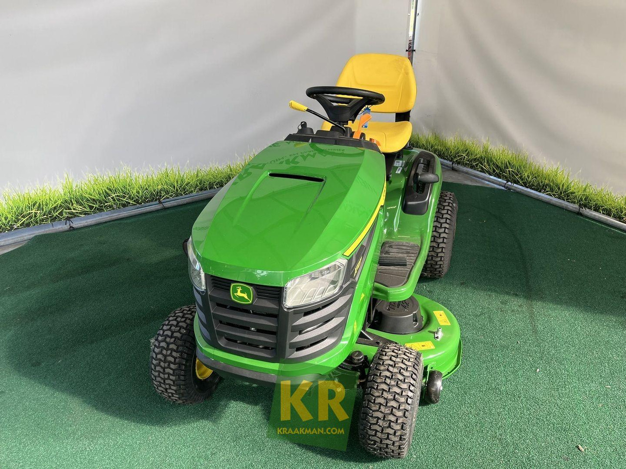 X127 John Deere - Ruohonleikkuri: kuva X127 John Deere - Ruohonleikkuri X127 John Deere - Ruohonleikkuri: kuva X127 John Deere - Ruohonleikkuri