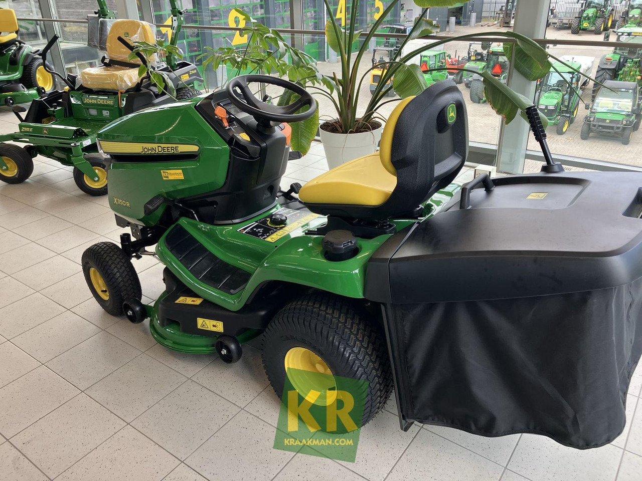 X350R John Deere - Ruohonleikkuri: kuva X350R John Deere - Ruohonleikkuri X350R John Deere - Ruohonleikkuri: kuva X350R John Deere - Ruohonleikkuri