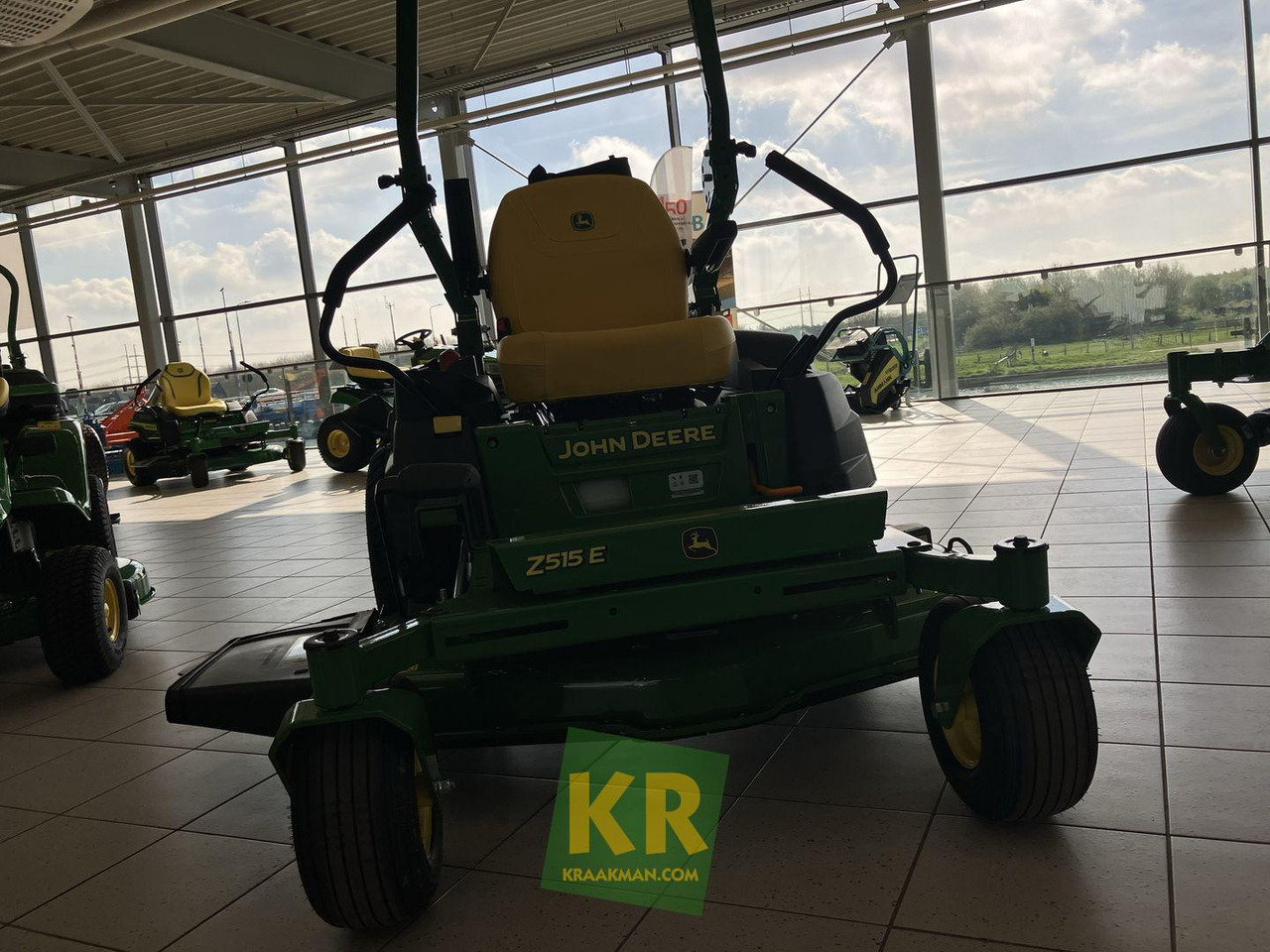 Z515E ZEROTURN John Deere - Ruohonleikkuri: kuva Z515E ZEROTURN John Deere - Ruohonleikkuri Z515E ZEROTURN John Deere - Ruohonleikkuri: kuva Z515E ZEROTURN John Deere - Ruohonleikkuri