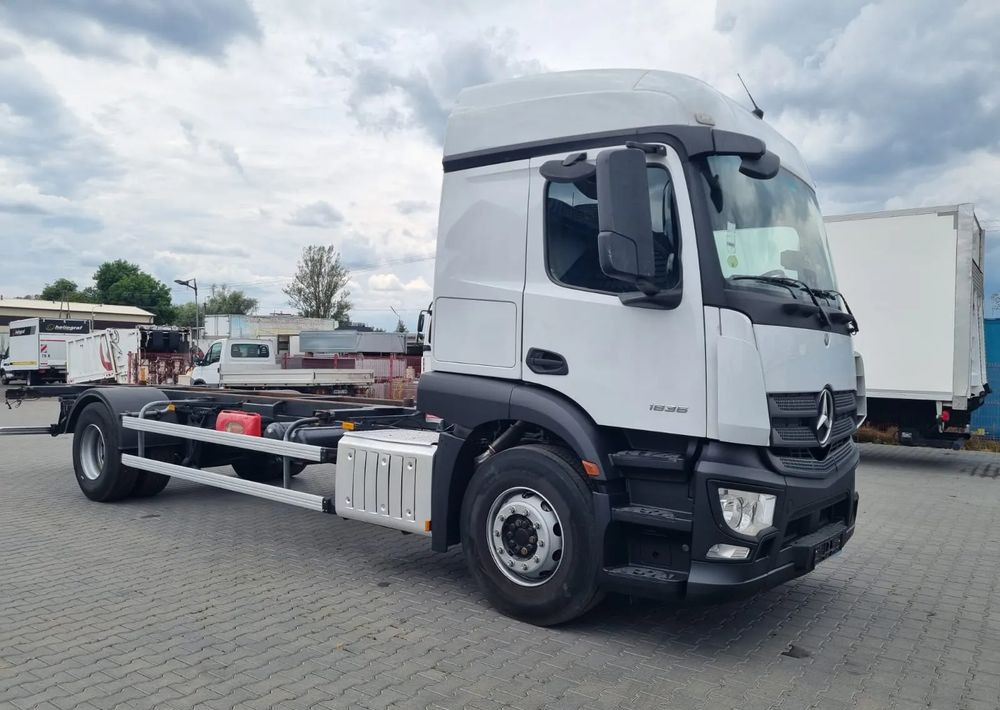 Mercedes-Benz Actros 1836 - Pressukapelli kuorma-auto: kuva  Mercedes-Benz Actros 1836 - Pressukapelli kuorma-auto Mercedes-Benz Actros 1836 - Pressukapelli kuorma-auto: kuva  Mercedes-Benz Actros 1836 - Pressukapelli kuorma-auto