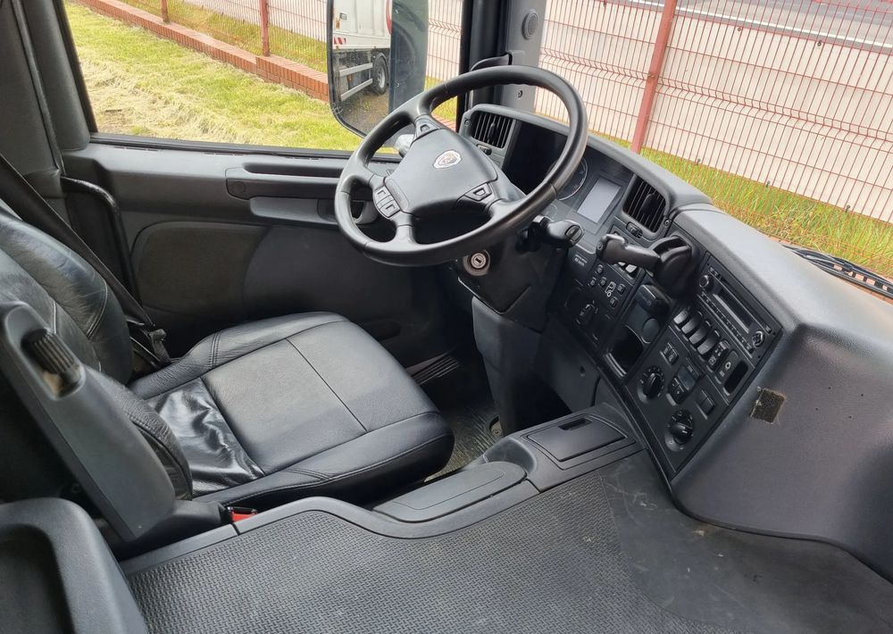 Scania P360 - Roska-auto: kuva  Scania P360 - Roska-auto Scania P360 - Roska-auto: kuva  Scania P360 - Roska-auto