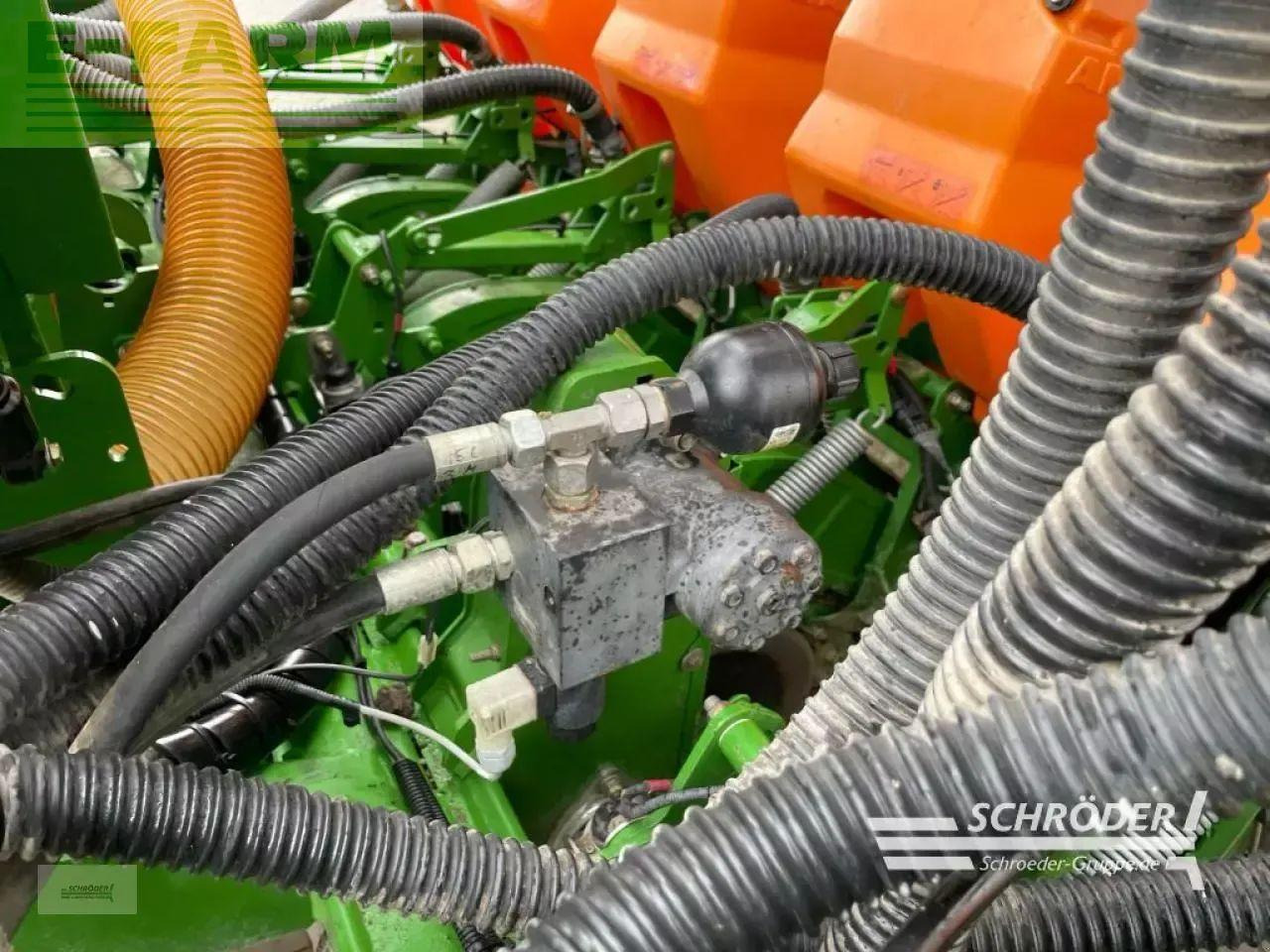 Tarkkuuskylvökone Amazone ed 6000-2fc + fronttank: kuva Tarkkuuskylvökone Amazone ed 6000-2fc + fronttank