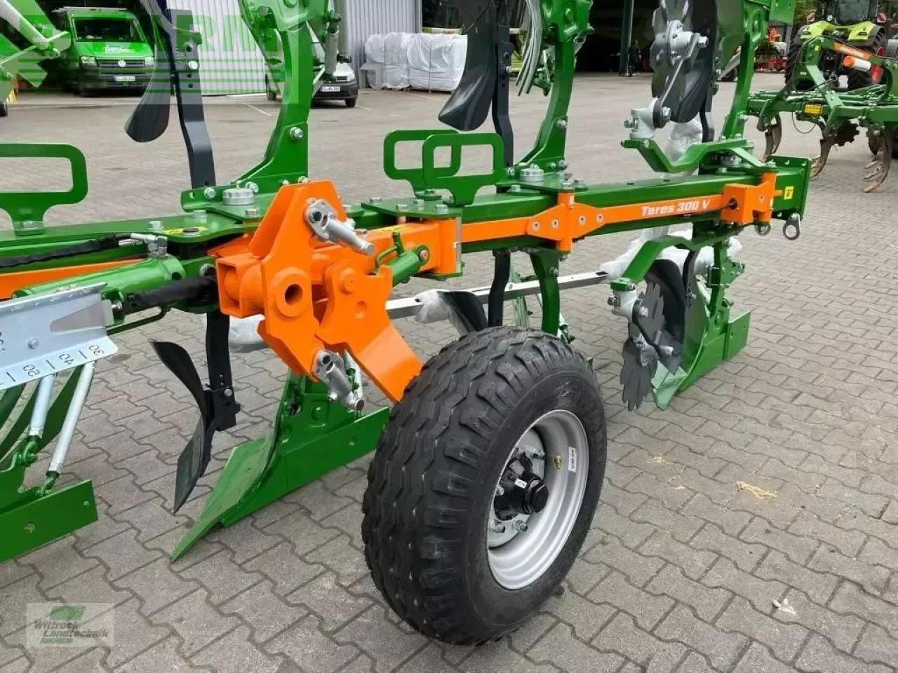 Aura Amazone teres 300 v 5+0: kuva Aura Amazone teres 300 v 5+0 Aura Amazone teres 300 v 5+0: kuva Aura Amazone teres 300 v 5+0